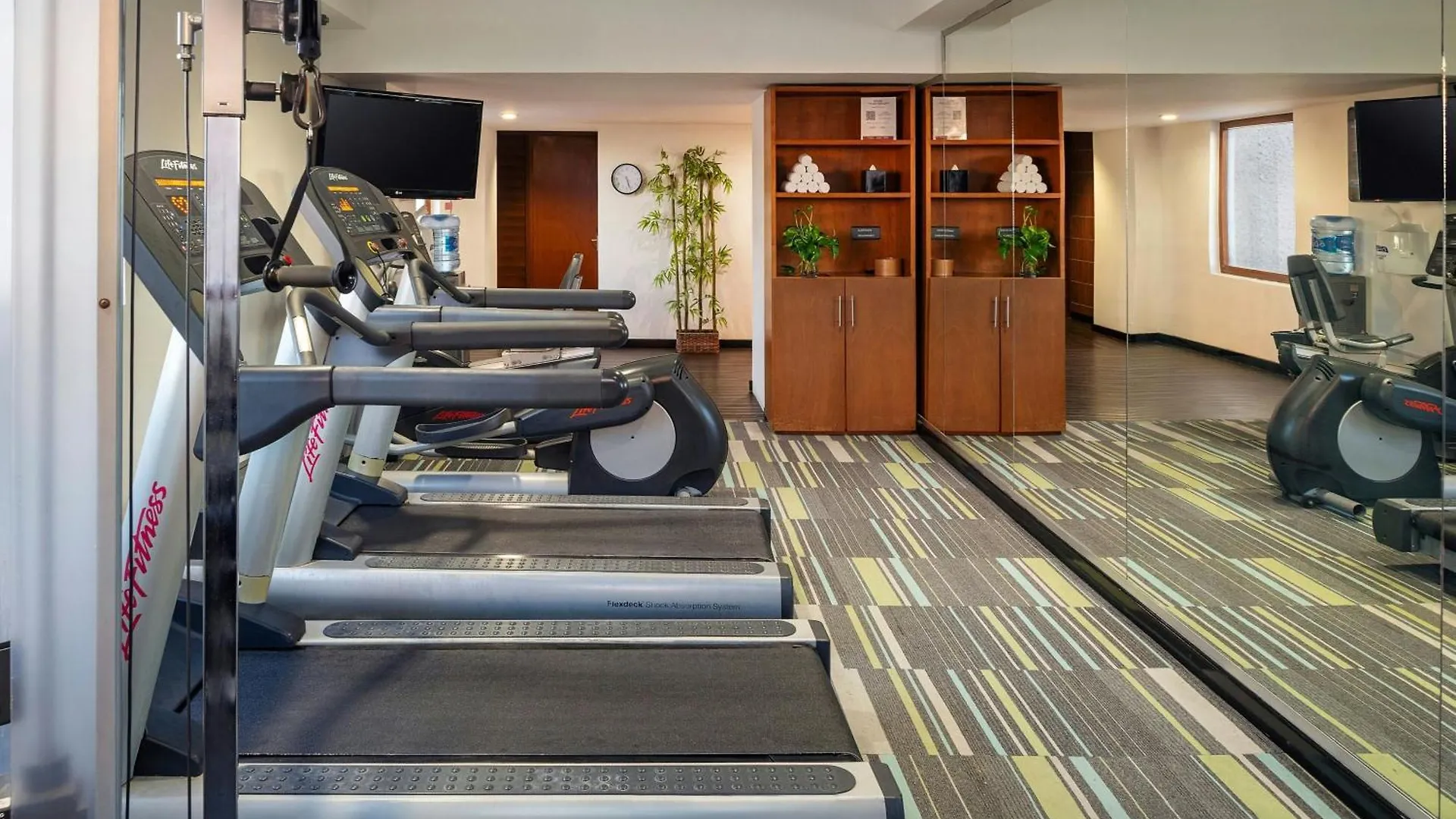 Hotel Renovated Aloft Cancún