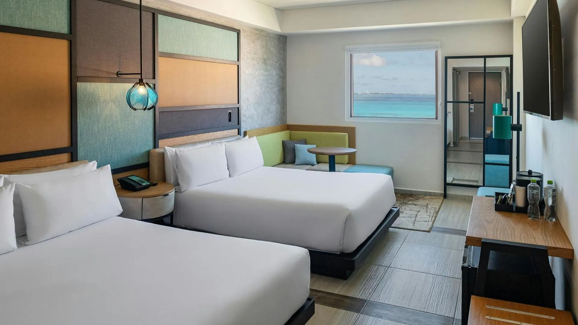 Aloft Cancún 4*,