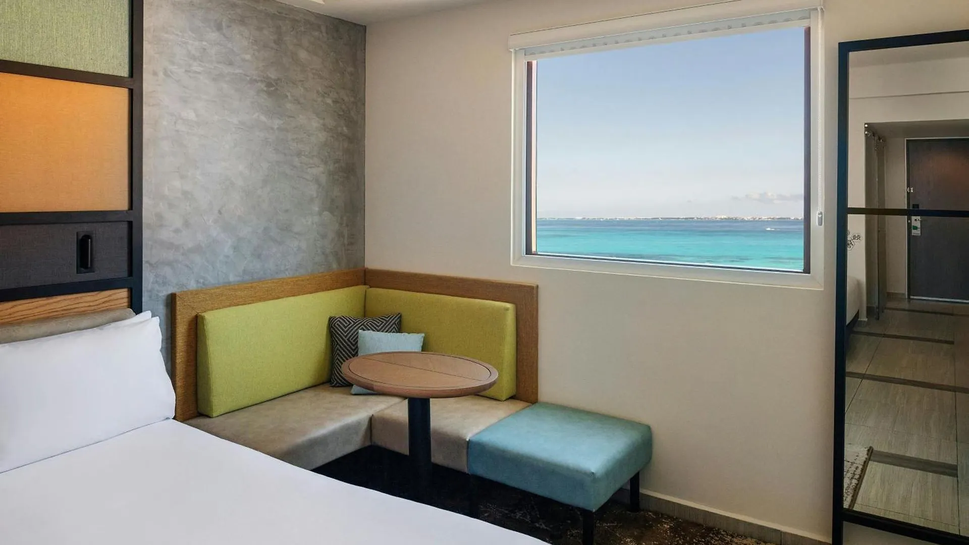 Aloft Cancún Hotel