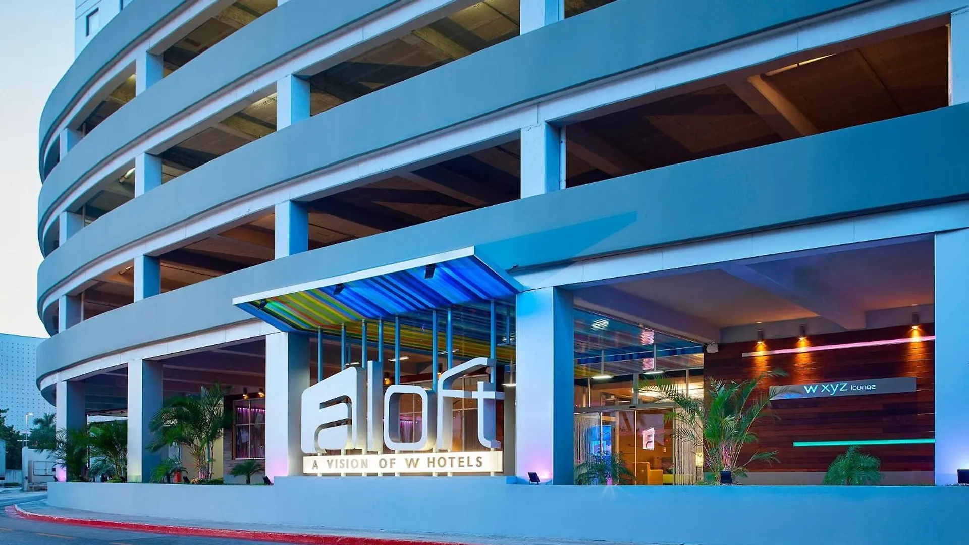 Hotel Renovated Aloft Cancún