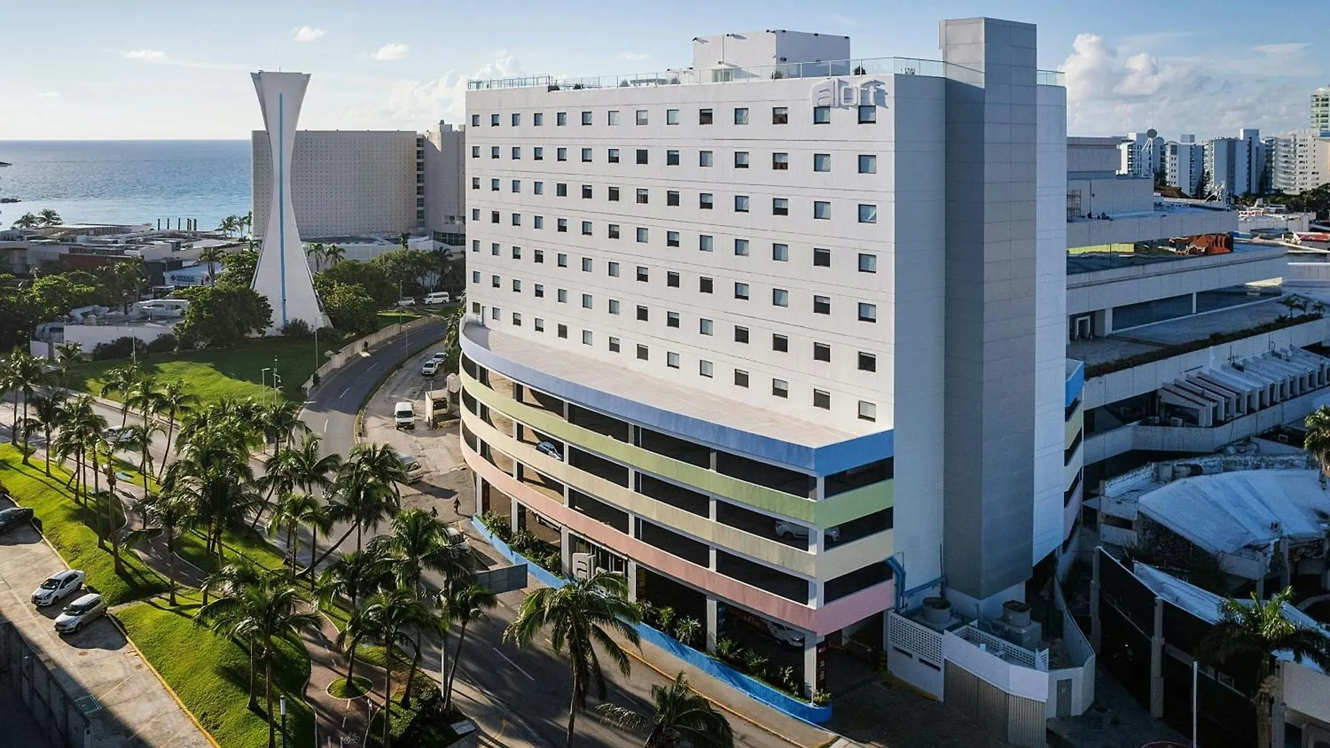 Hotel Renovated Aloft Cancún