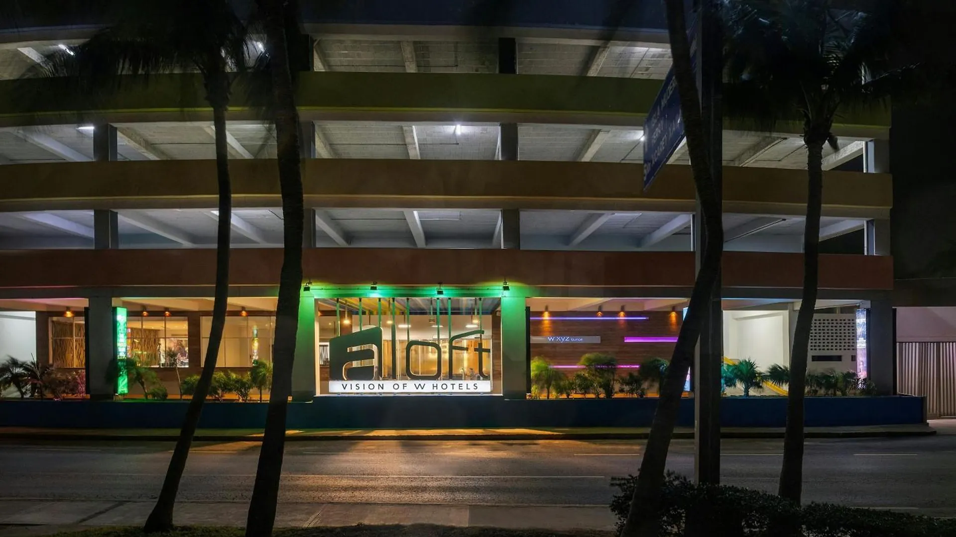 Hotel Renovated Aloft Cancún