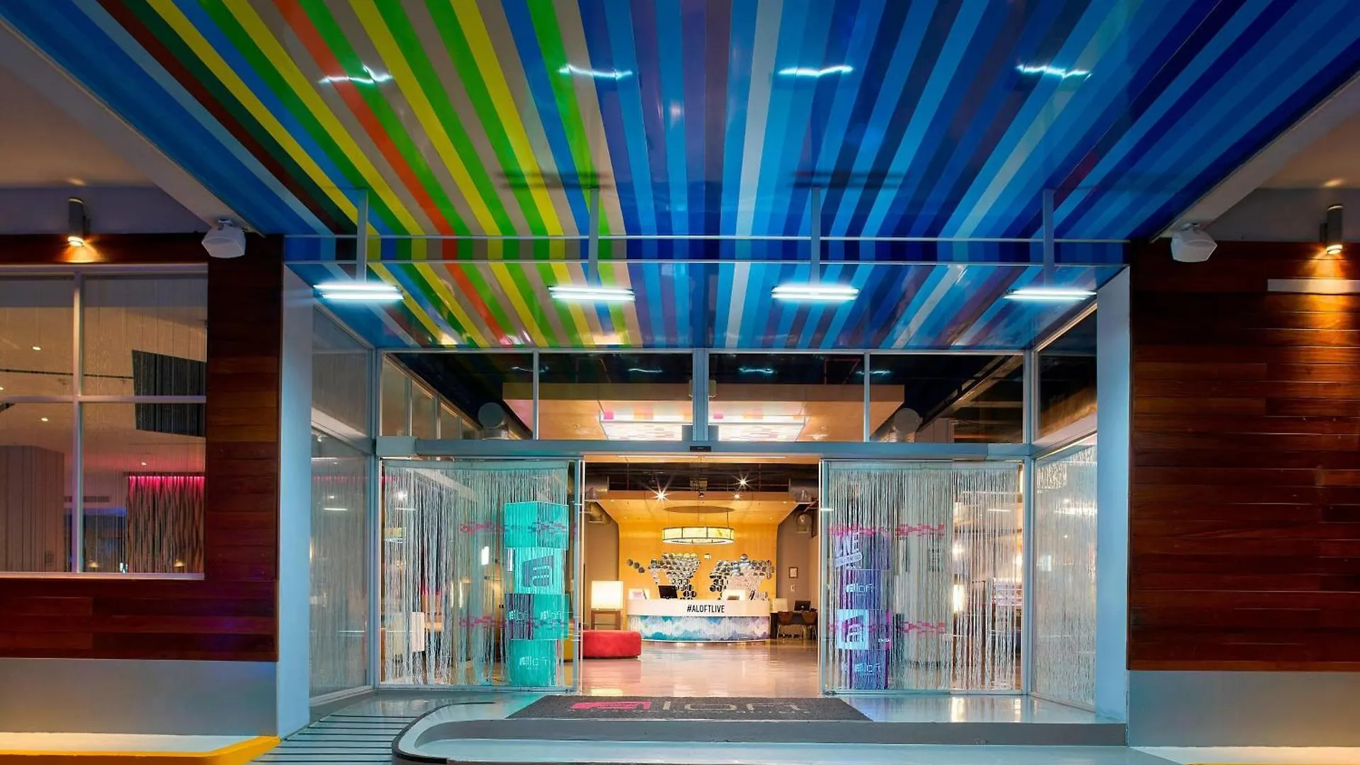 Hotell Renovated Aloft Cancún